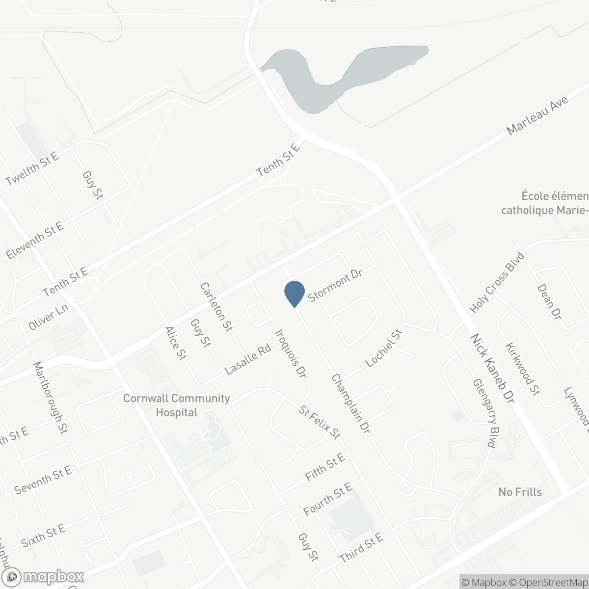 804 CHAMPLAIN DRIVE, Cornwall, Ontario K6H 6W3